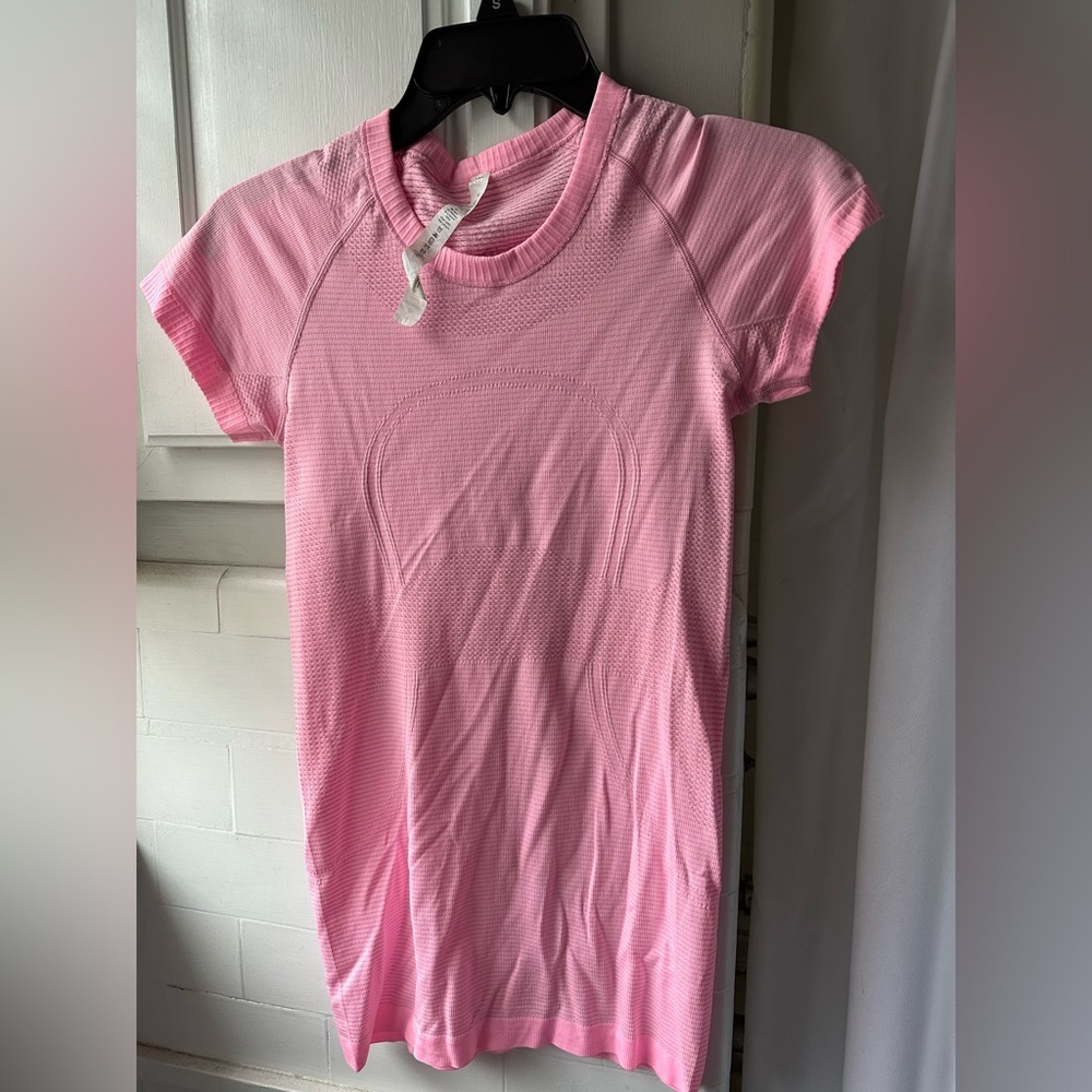 Lululemon pink swiftly tech